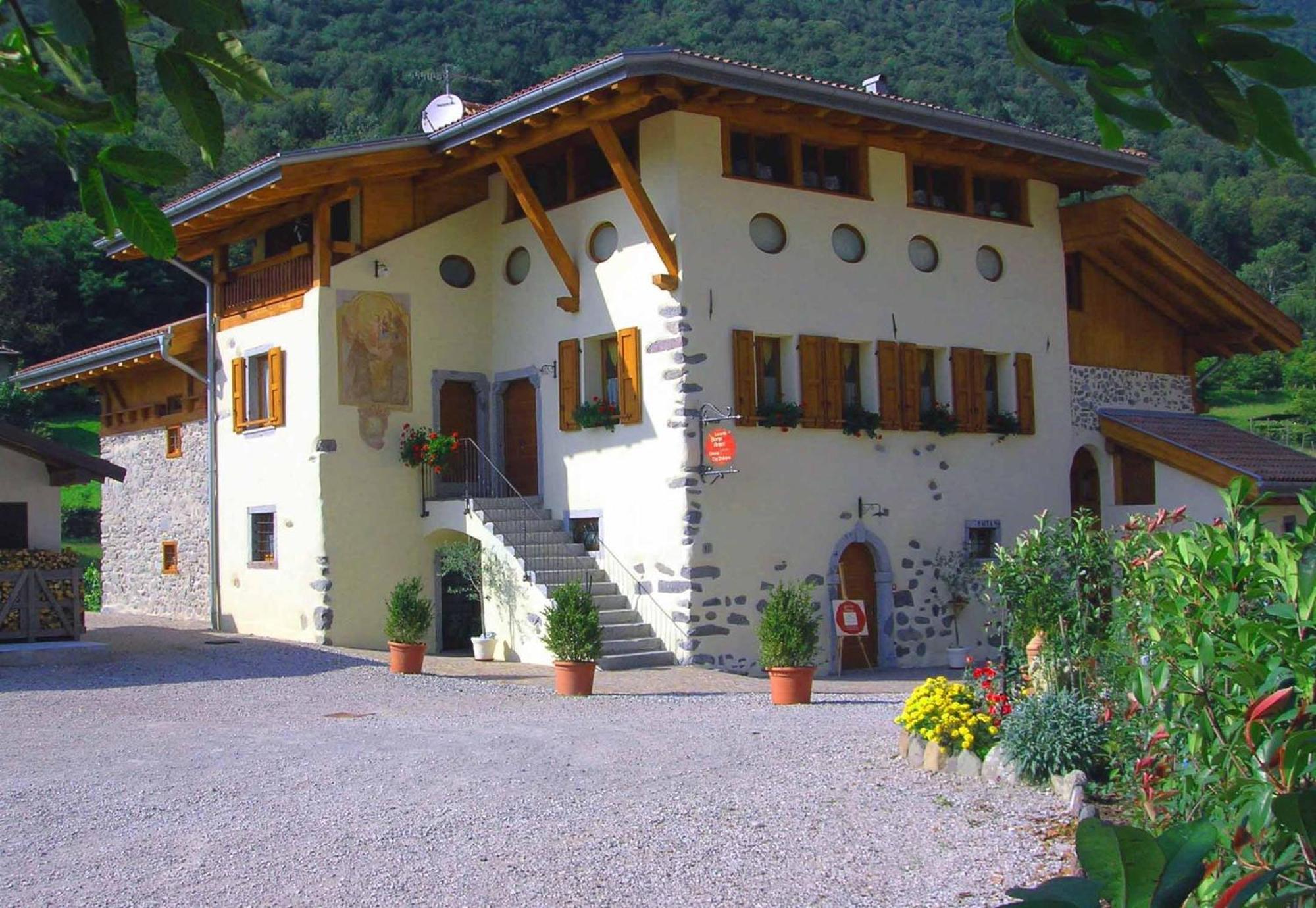 Locanda Borgo Chiese Castel Condino Luaran gambar